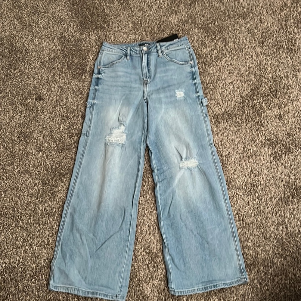 Fashion Nova a carpenter Jeans